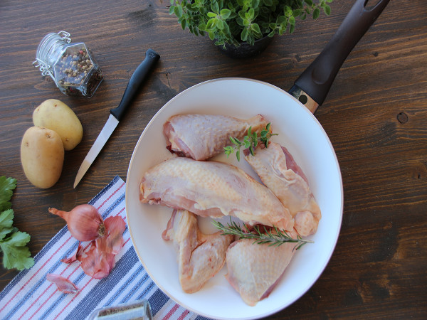 VASCHETTA MEZZA POLLETTA COLLO PELATO A PEZZI SOTTO VUOTO (1 KG. CIRCA) (foto)