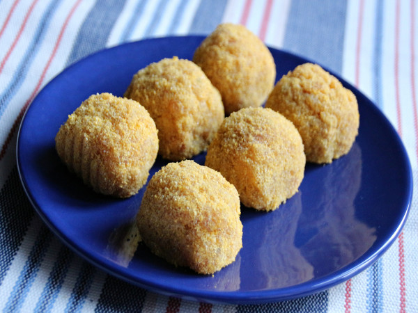 POLPETTE DI POLLO CON ERBETTE, RICOPERTE DI FARINA DI MAIS 400 GR, 9 PZ (foto)